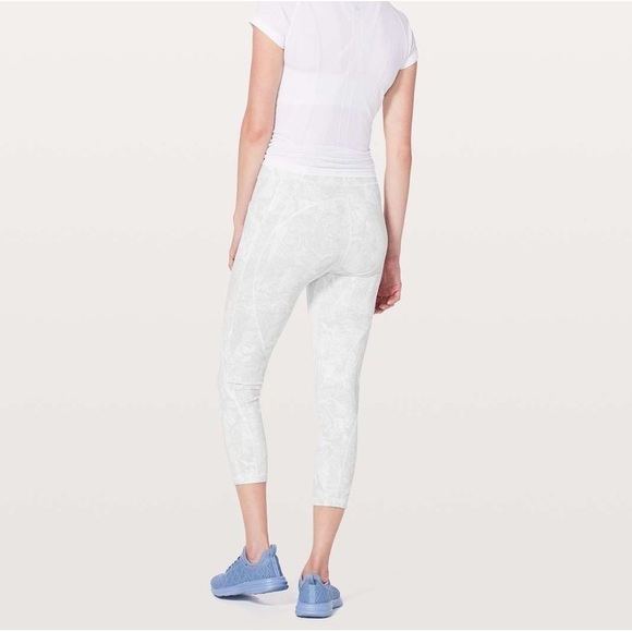 Lululemon Time To Sweat Crop 23” Eternal Wave White - Picture 3 of 12